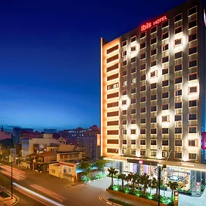 Hotel Ibis Saigon Airport ****